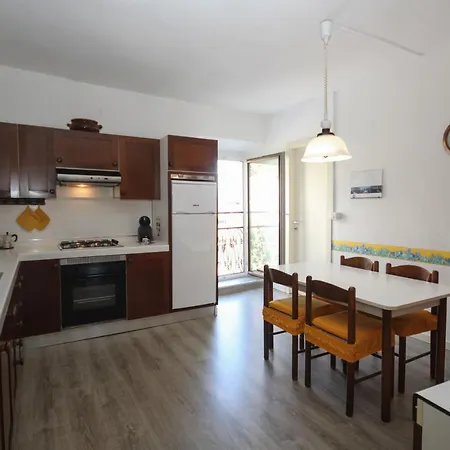 Laura Central Position Apartment *